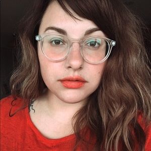 Meet your Posher, Eva